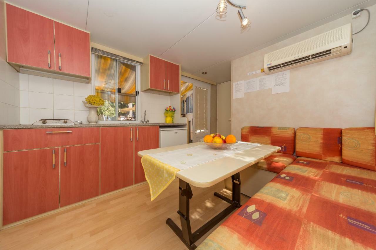 Diana & Josip Mobile Homes ビオグラード・ナ・モル エクステリア 写真